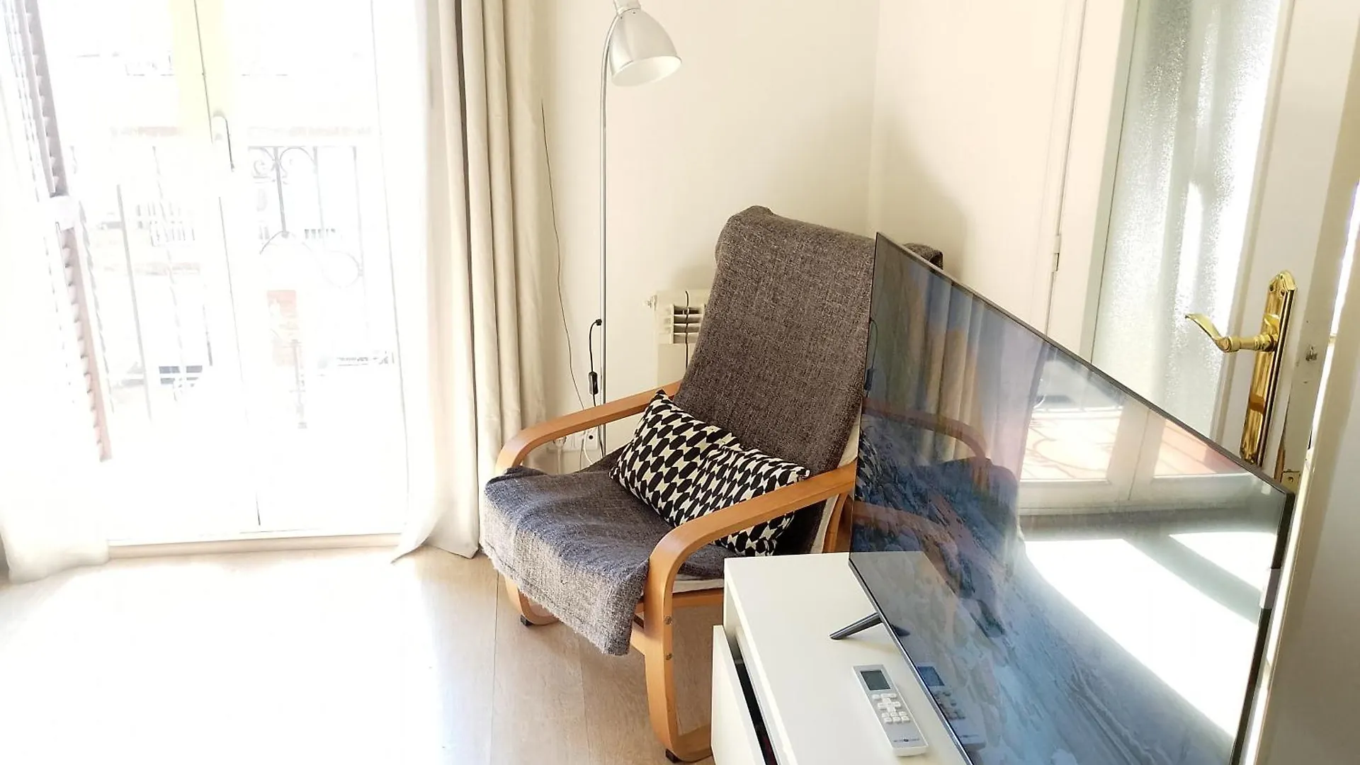 Flateli Sagrada Familia Apartment Barcelona